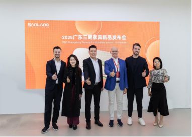 桌椅闪耀广州家博会创新设计摘双奖！CQ9传奇电子三朗FINN系列餐(图4)